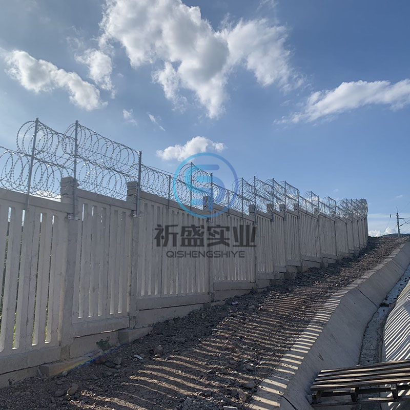 刀刺滚笼